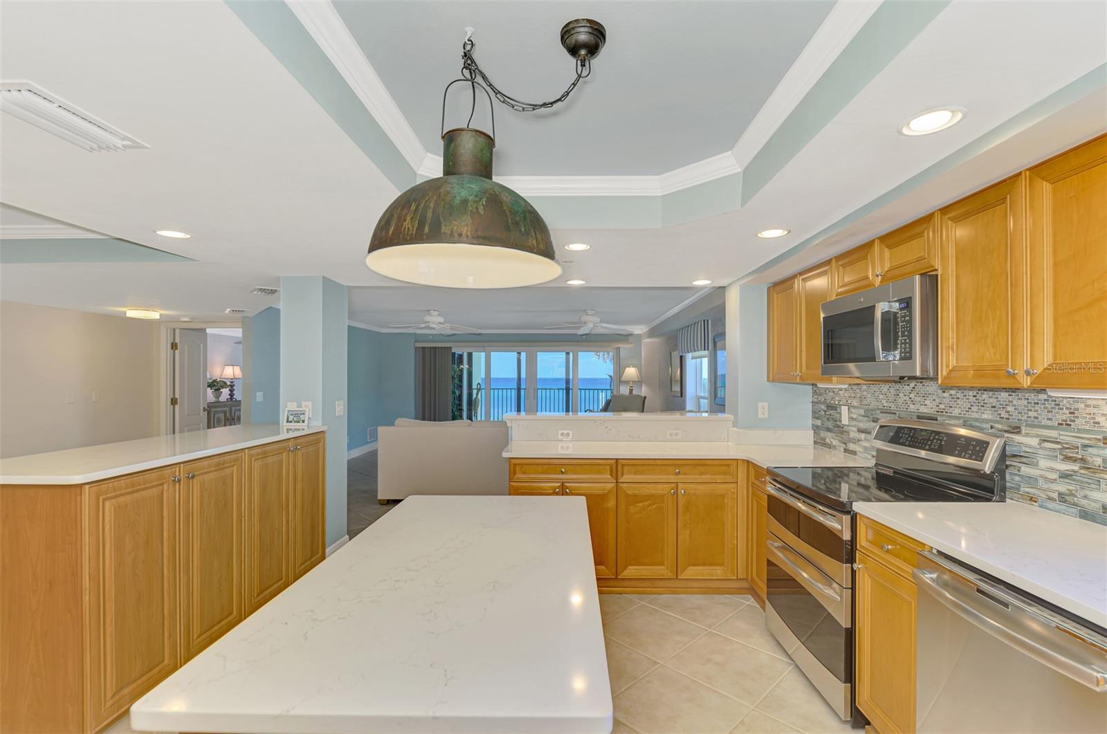 Image 23 of 38 For 5056 Beach Road 102