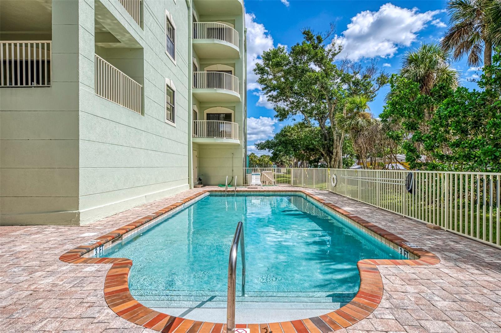 Image 33 of 38 For 5056 Beach Road 102