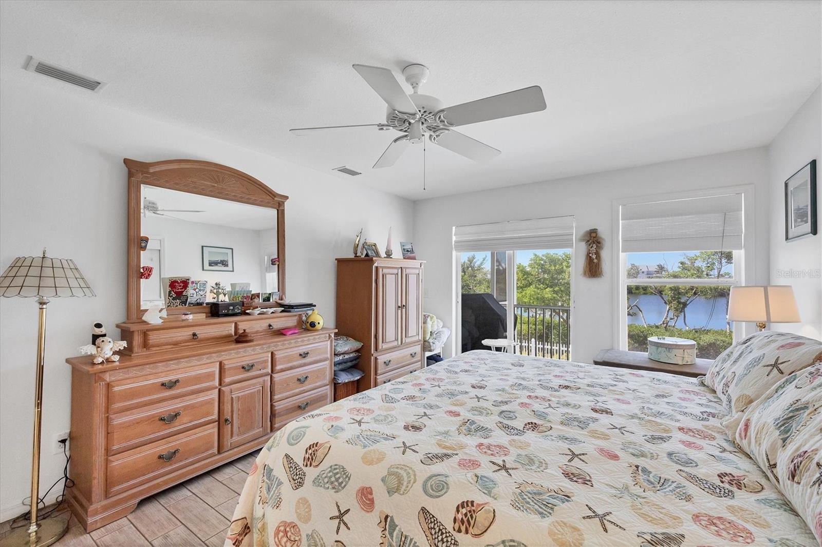 Image 17 of 38 For 271 Bocilla Drive