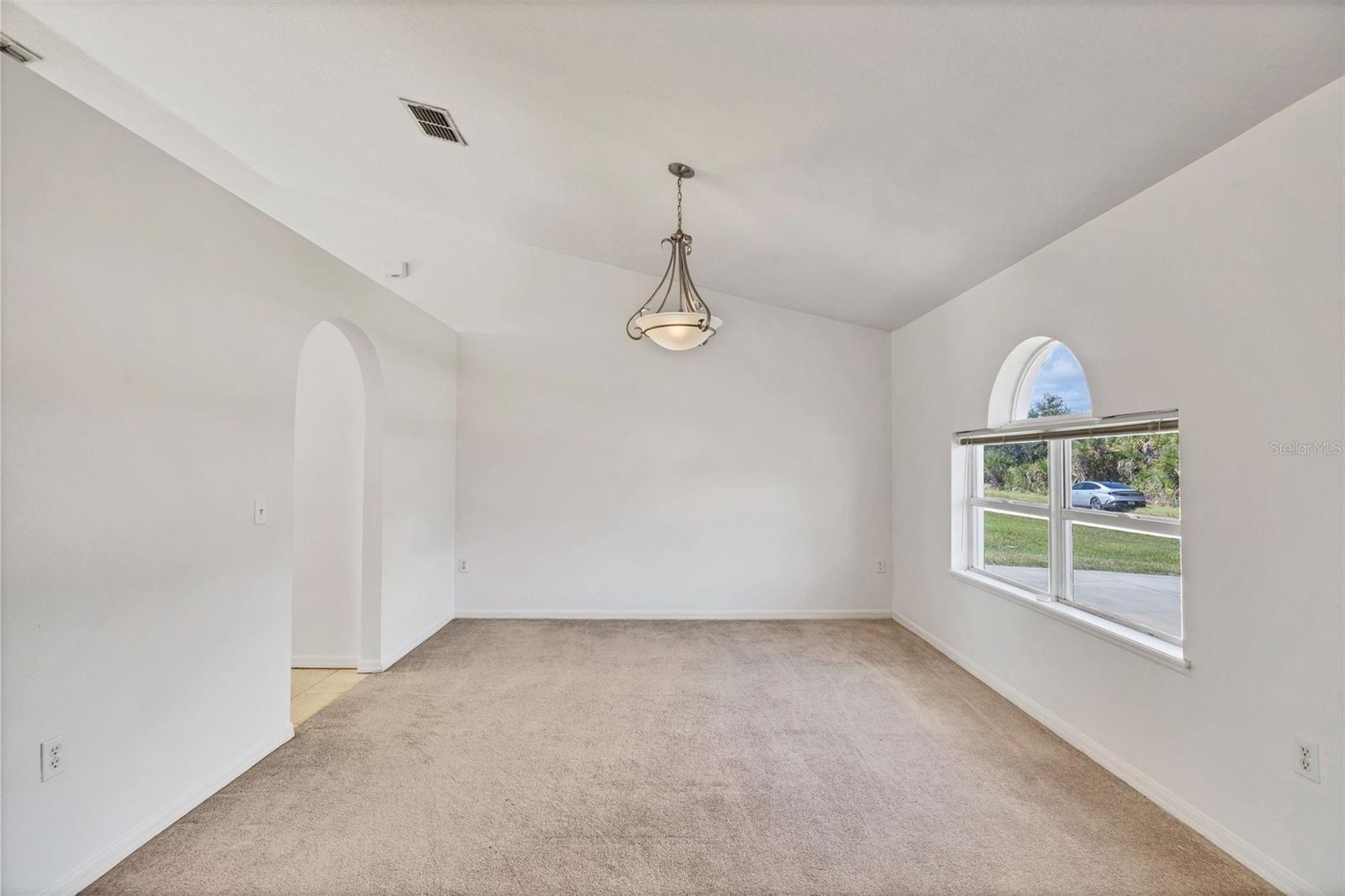 Image 12 of 64 For 14119 Chambersburg Avenue