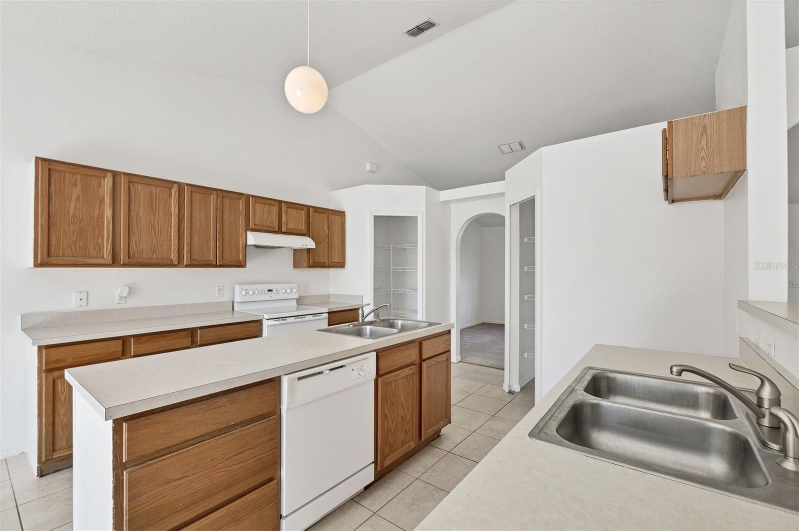 Image 7 of 64 For 14119 Chambersburg Avenue