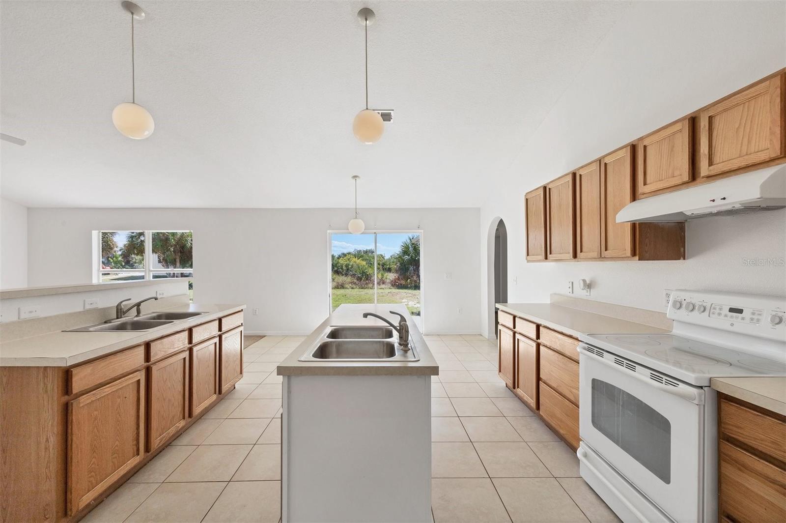 Image 8 of 64 For 14119 Chambersburg Avenue