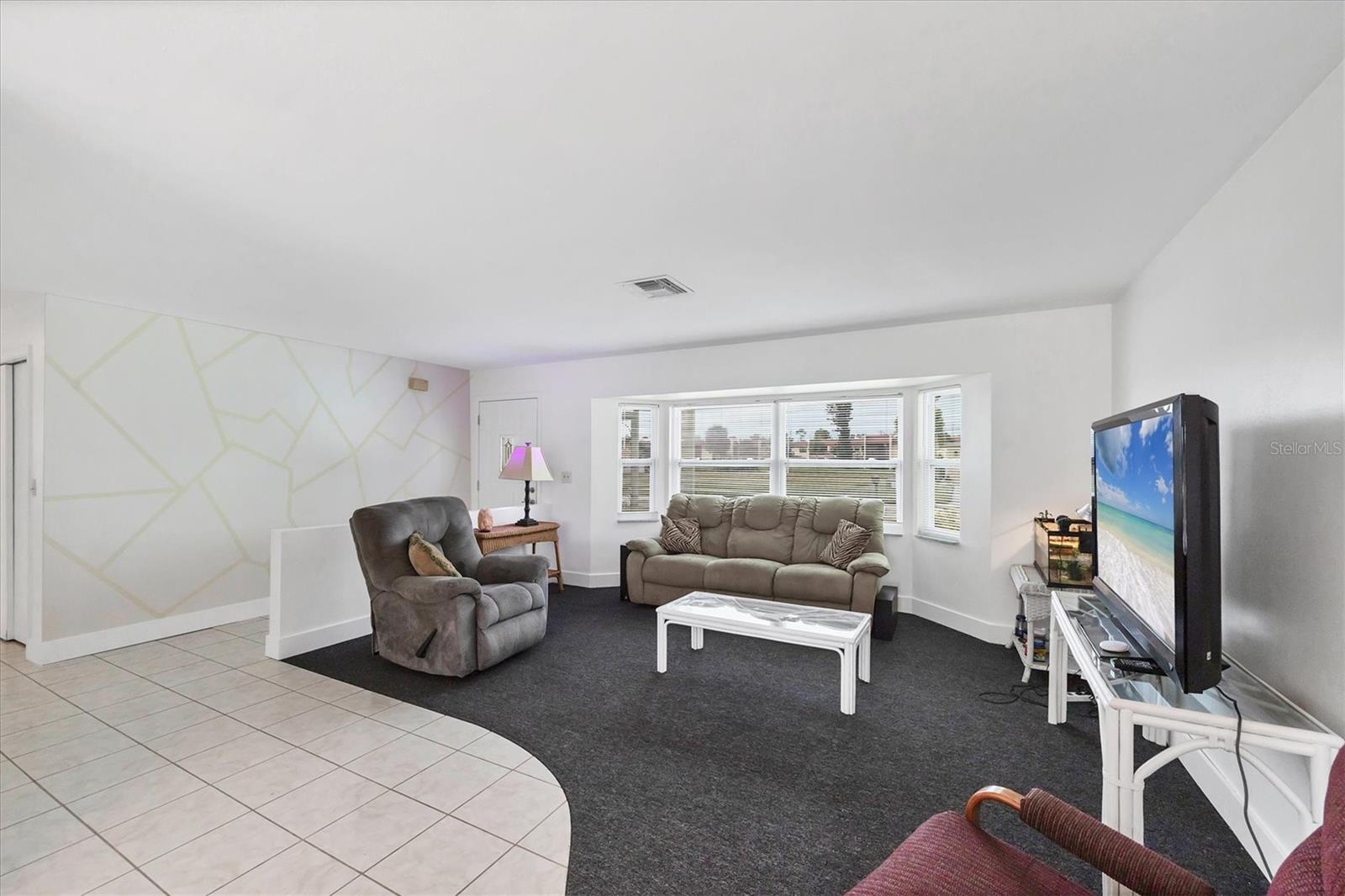 Image 17 of 54 For 76 Rotonda Circle