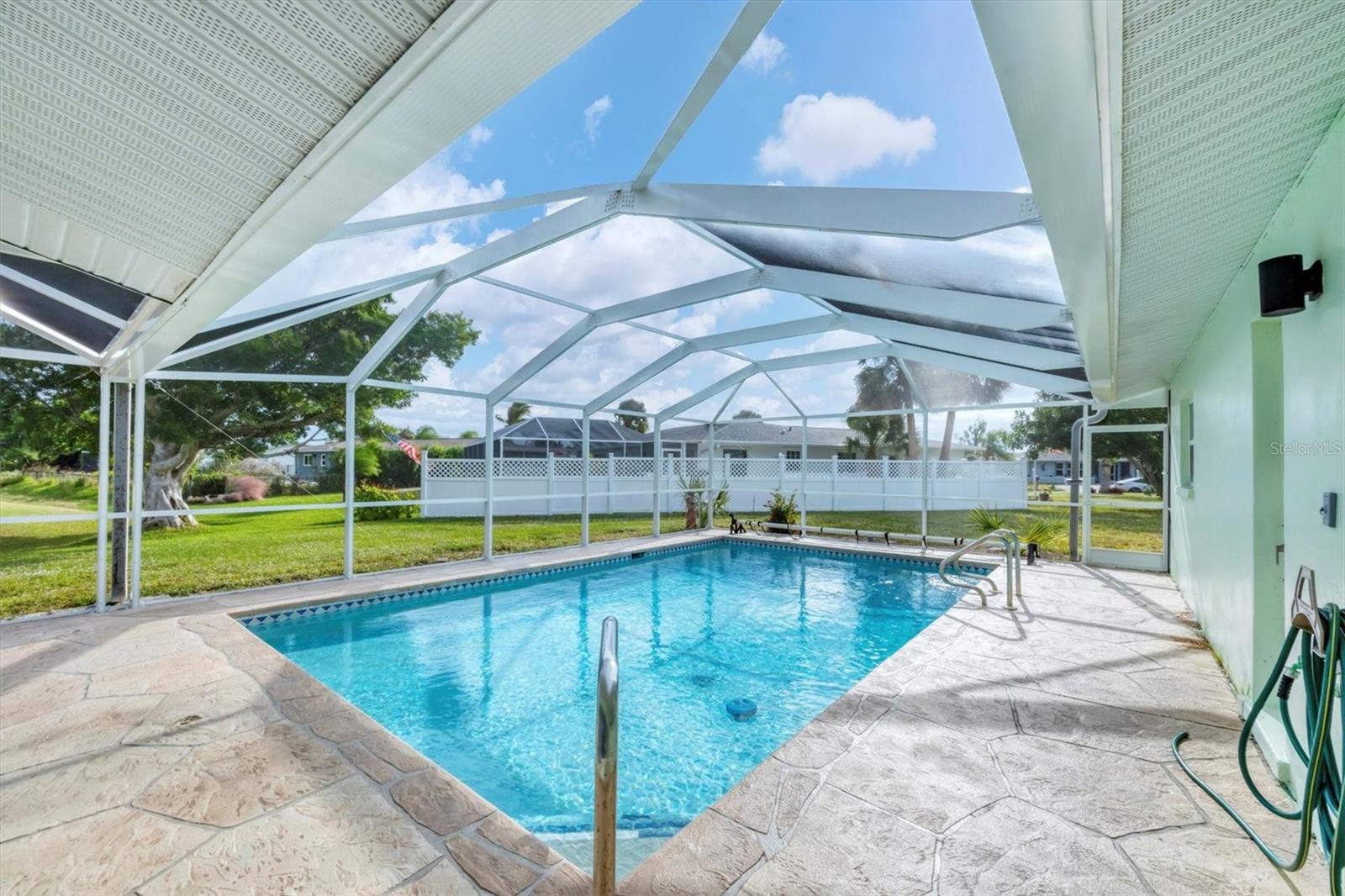 Image 28 of 54 For 76 Rotonda Circle