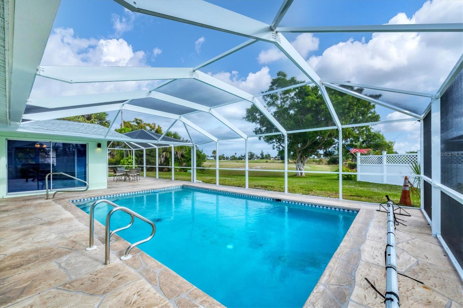 Image 29 of 54 For 76 Rotonda Circle