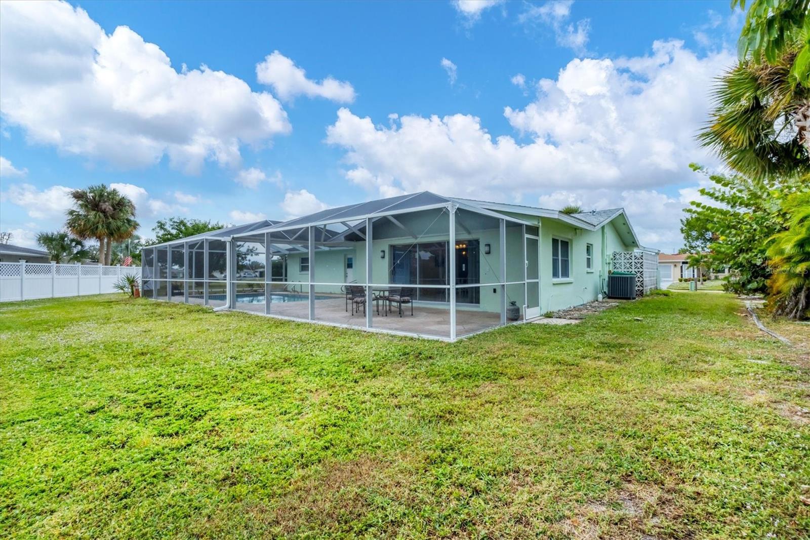 Image 32 of 54 For 76 Rotonda Circle