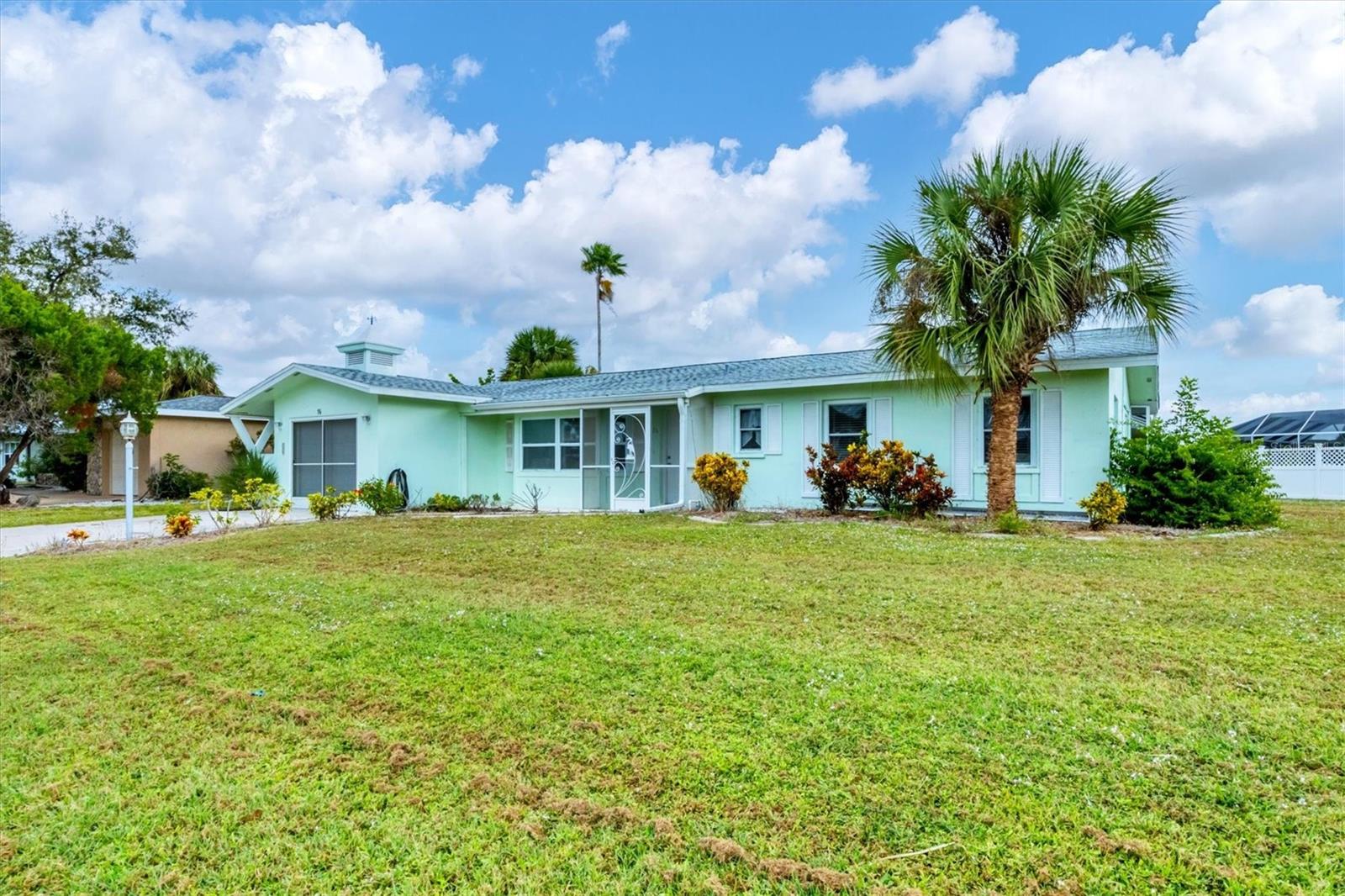 Image 33 of 54 For 76 Rotonda Circle