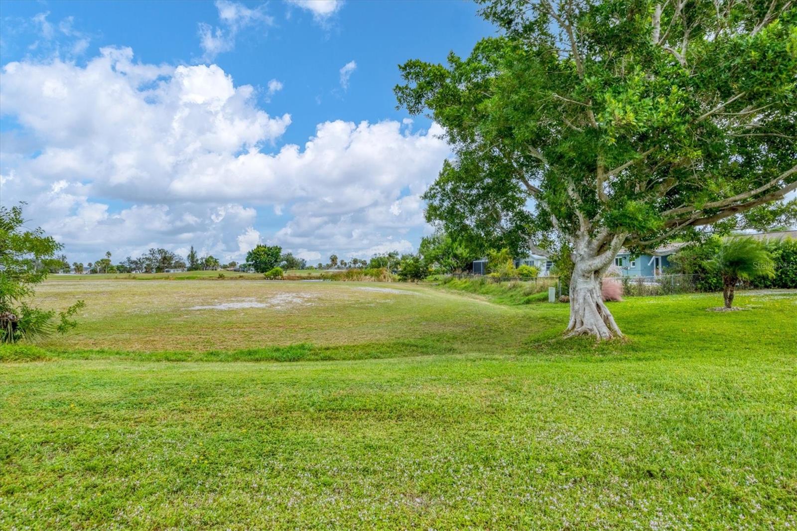 Image 34 of 54 For 76 Rotonda Circle