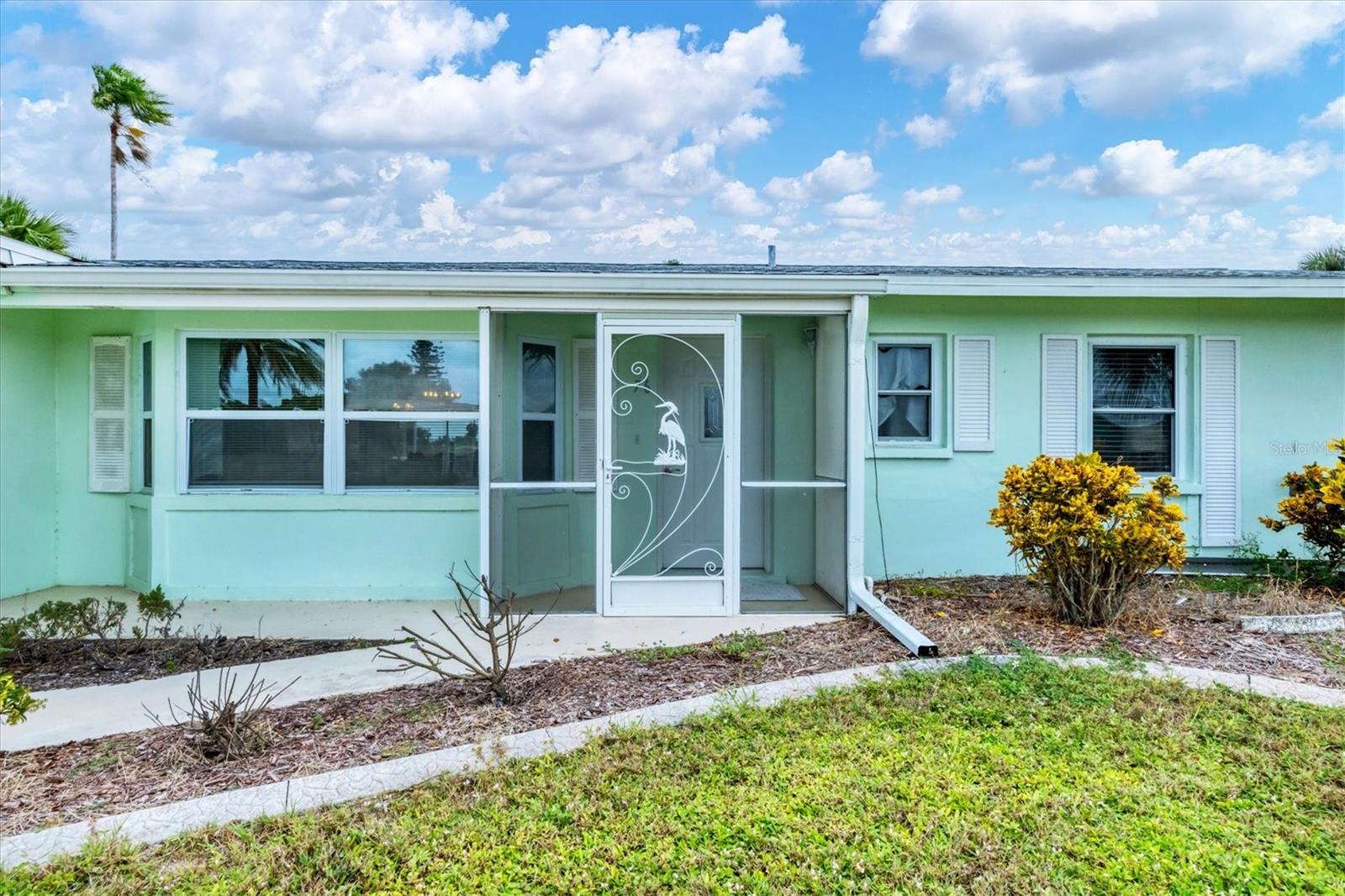 Image 35 of 54 For 76 Rotonda Circle