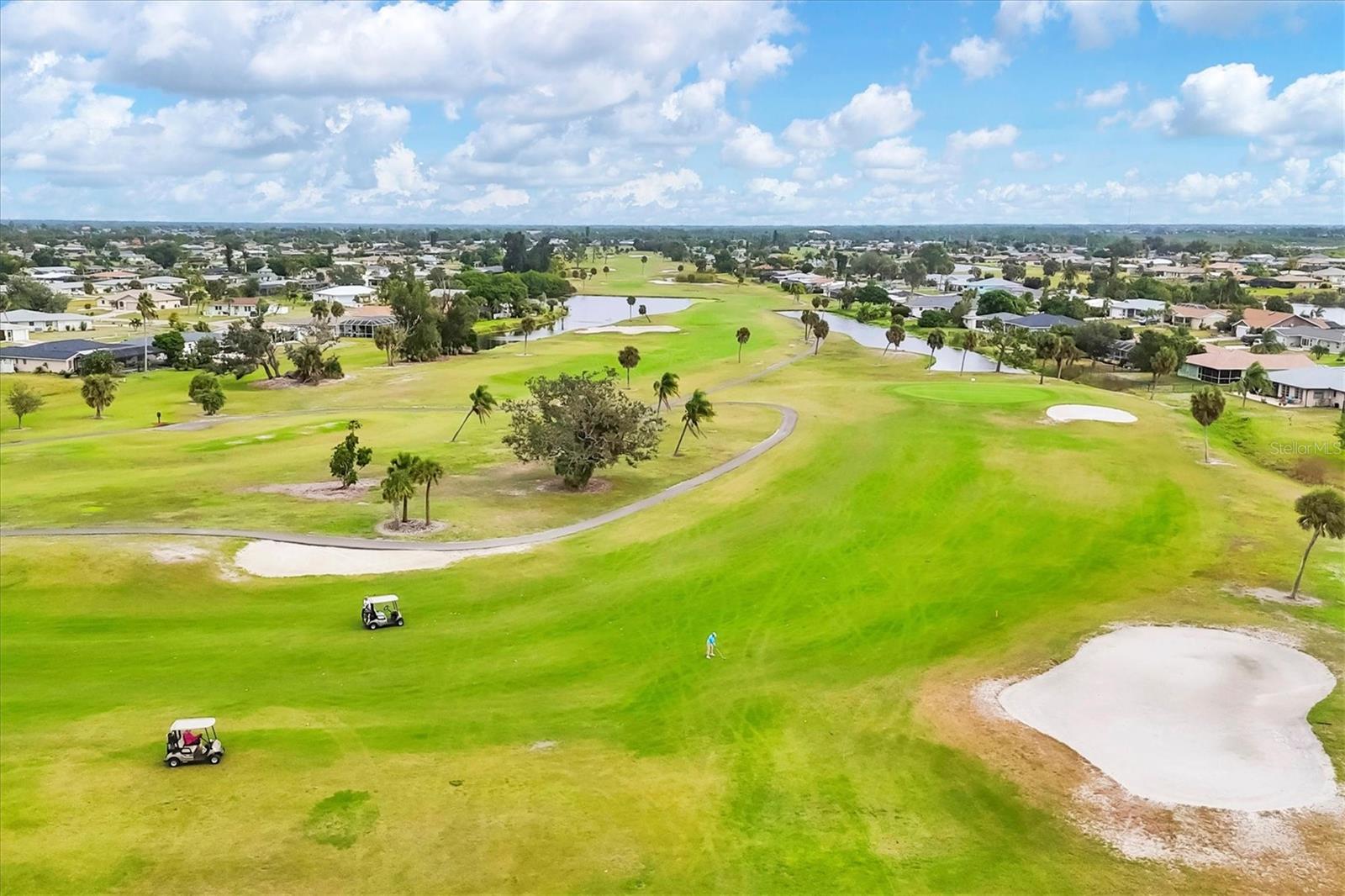 Image 39 of 54 For 76 Rotonda Circle