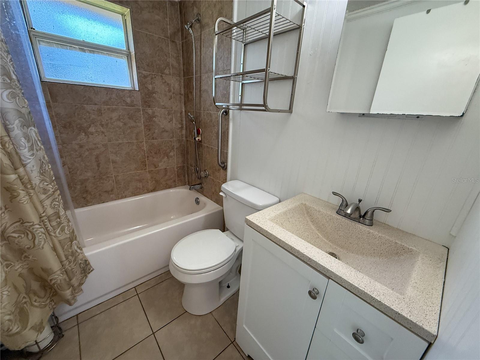 Image 13 of 23 For 645 Lewis Street