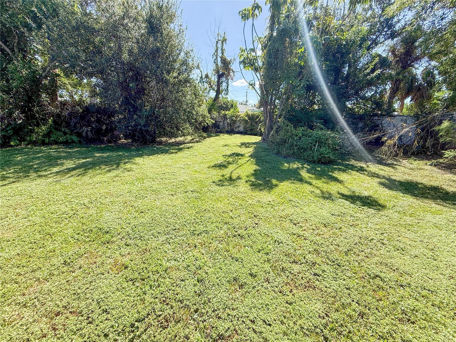 Image 21 of 23 For 645 Lewis Street