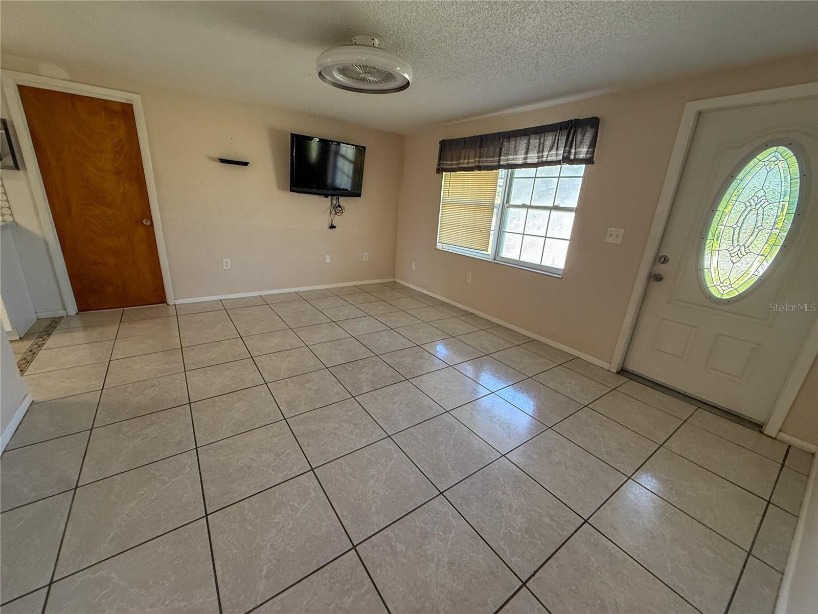 Image 3 of 23 For 645 Lewis Street