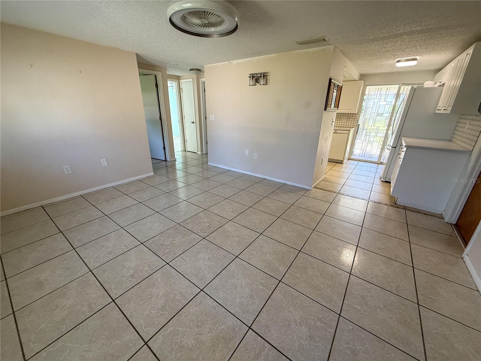 Image 4 of 23 For 645 Lewis Street