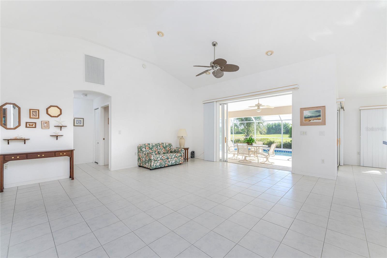 Image 10 of 74 For 7078 Lake Drive
