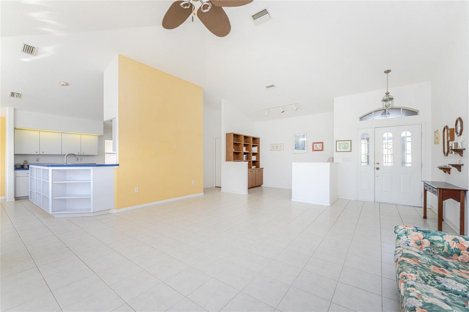 Image 12 of 74 For 7078 Lake Drive