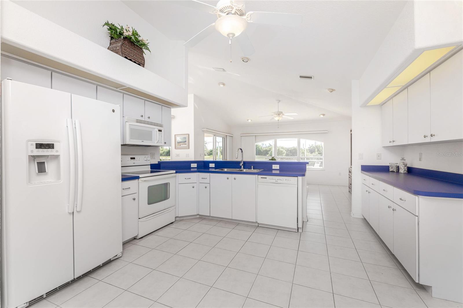 Image 16 of 74 For 7078 Lake Drive