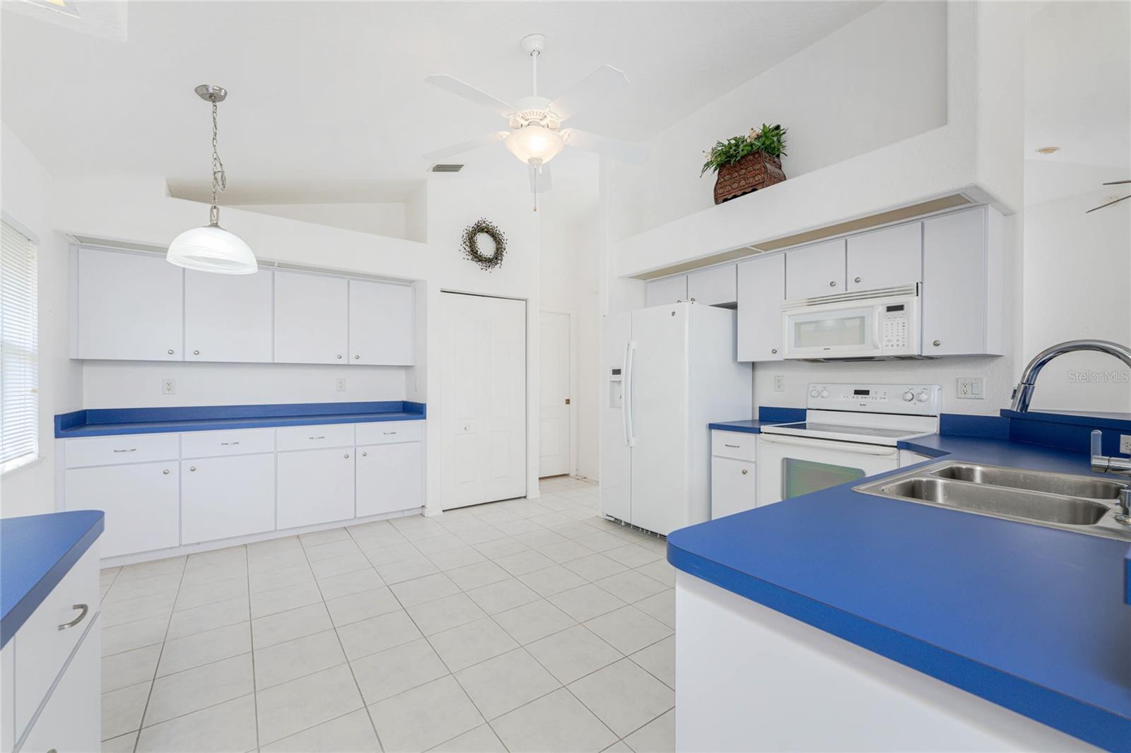 Image 18 of 74 For 7078 Lake Drive
