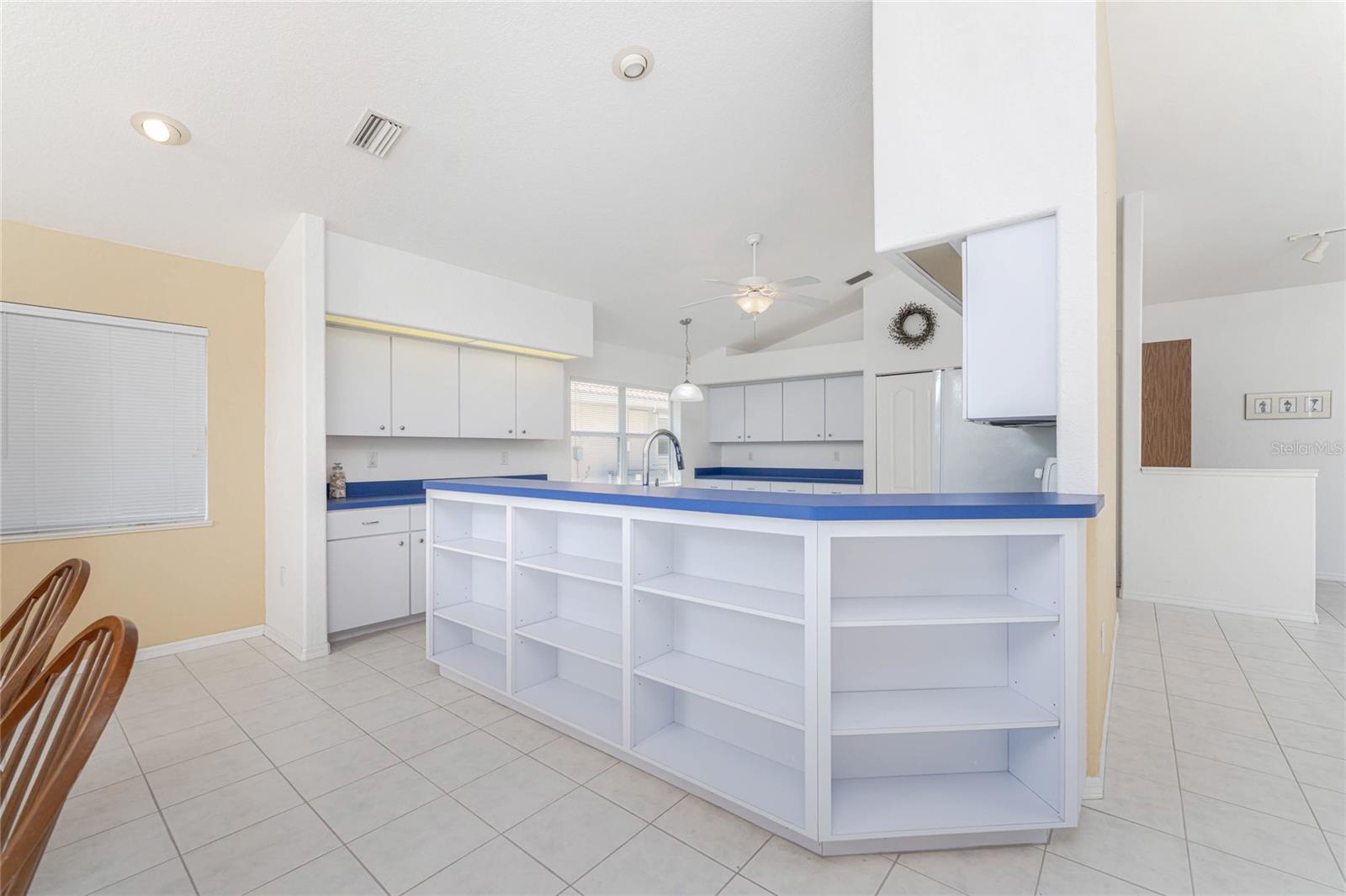 Image 21 of 74 For 7078 Lake Drive