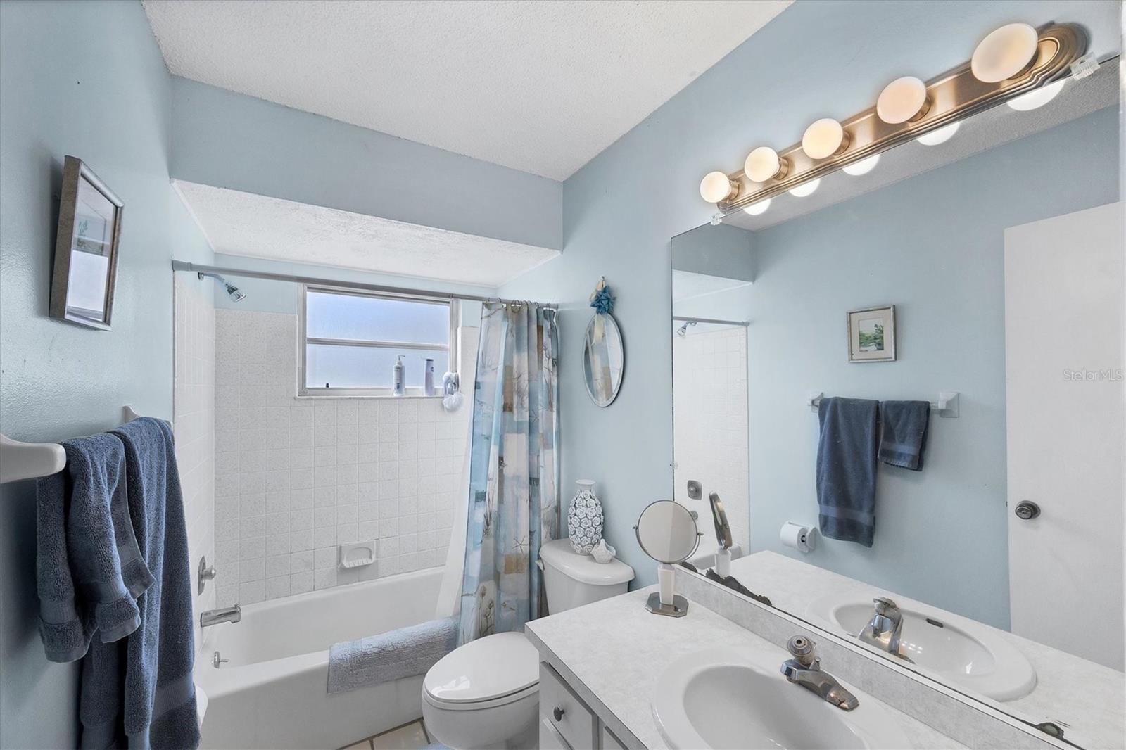 Image 14 of 31 For 670 And 672 Harvey Street