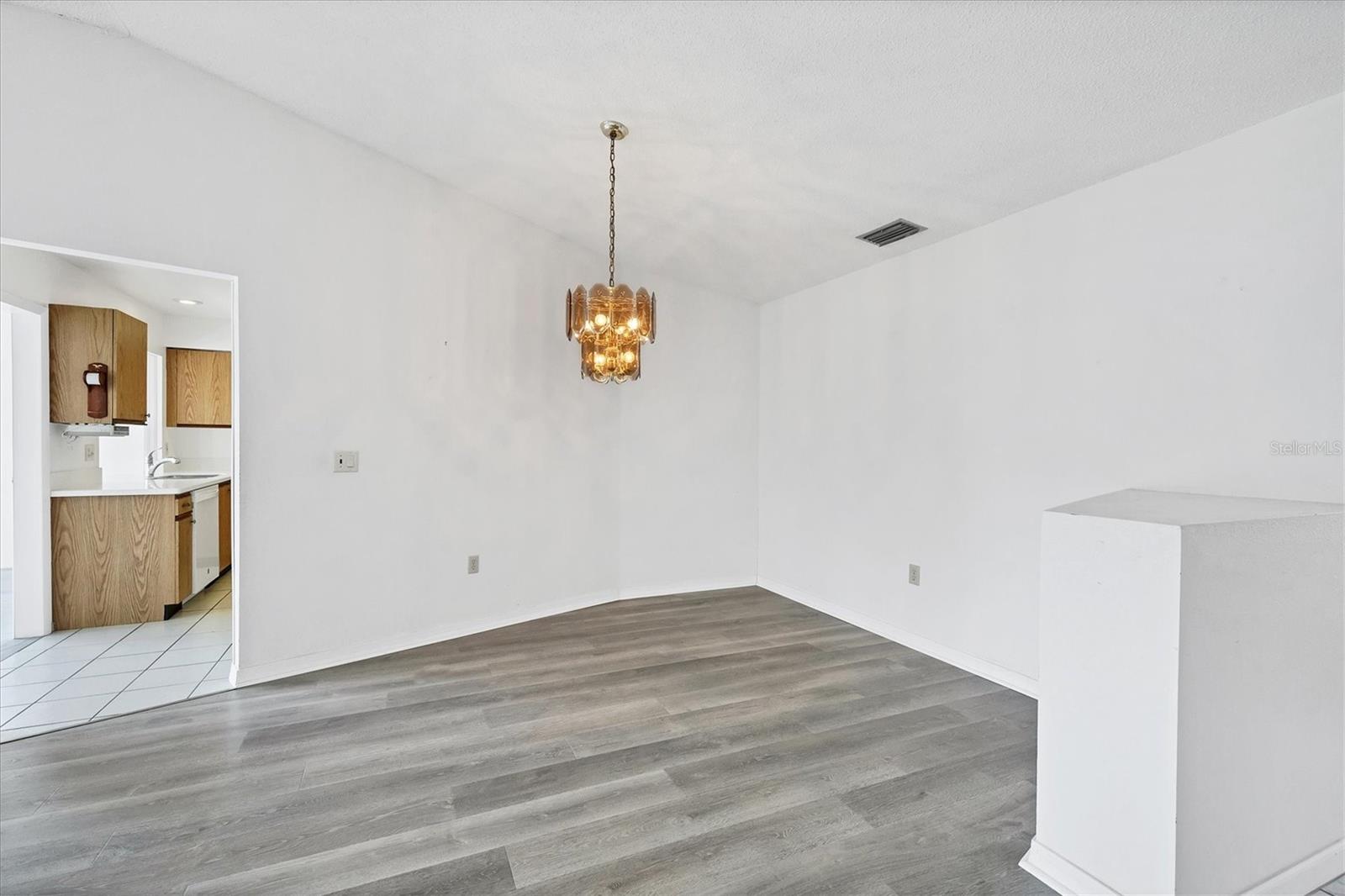 Image 10 of 55 For 606 Chestnut Lane