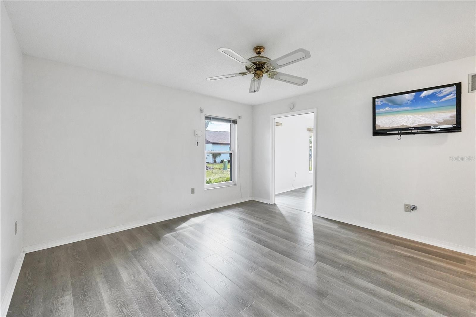 Image 21 of 55 For 606 Chestnut Lane