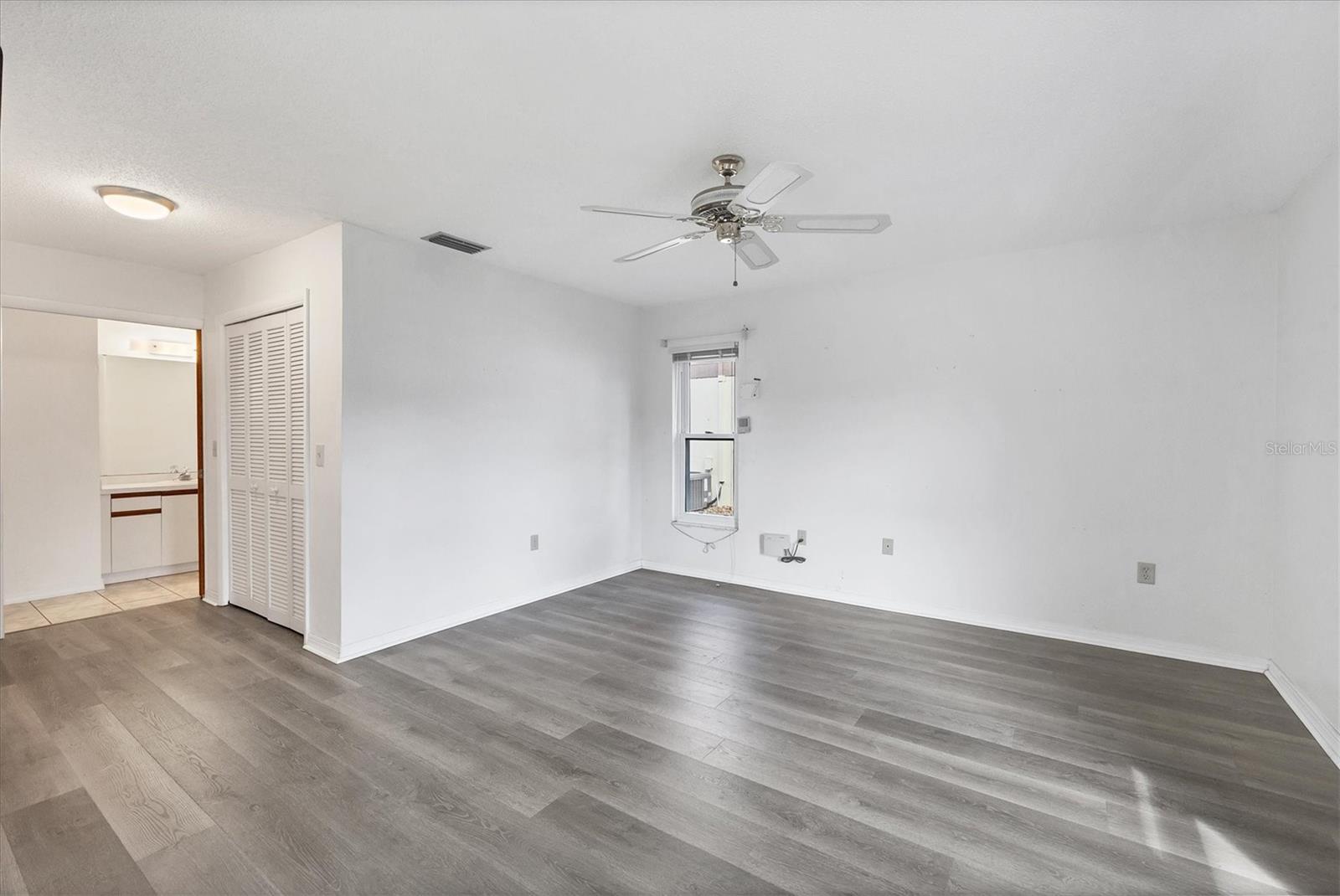 Image 22 of 55 For 606 Chestnut Lane