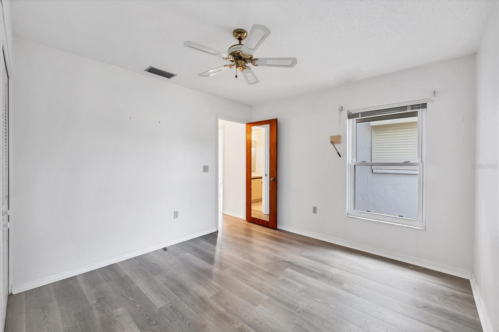 Image 26 of 55 For 606 Chestnut Lane