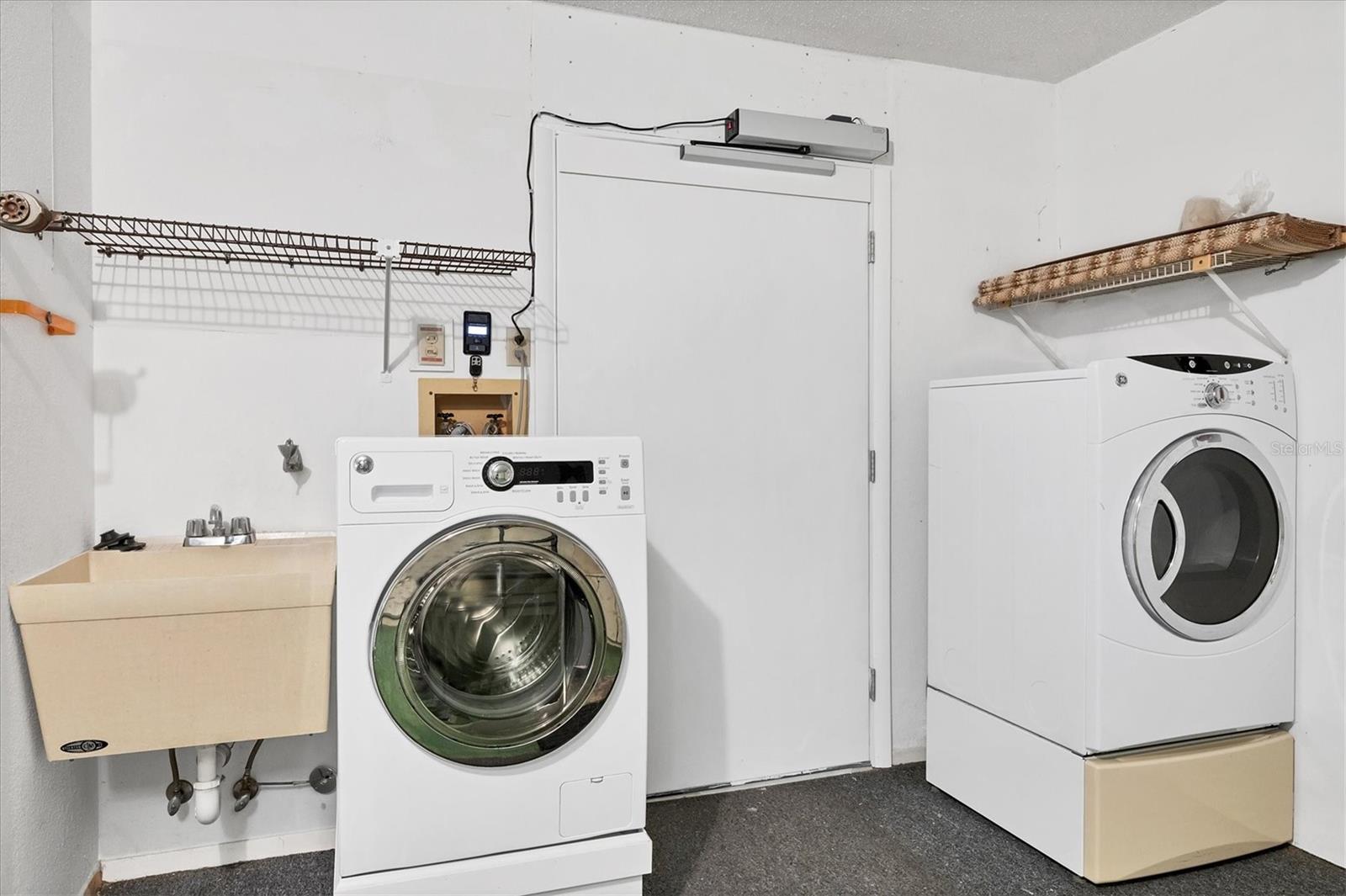 Image 28 of 55 For 606 Chestnut Lane