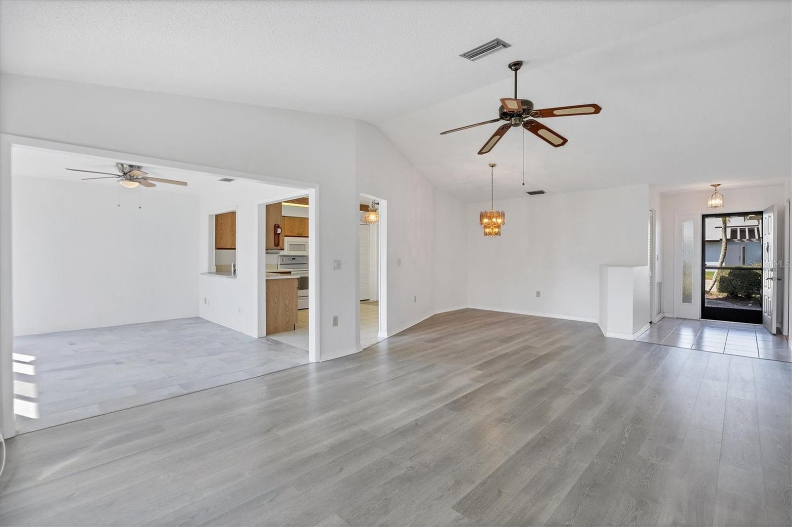 Image 6 of 55 For 606 Chestnut Lane