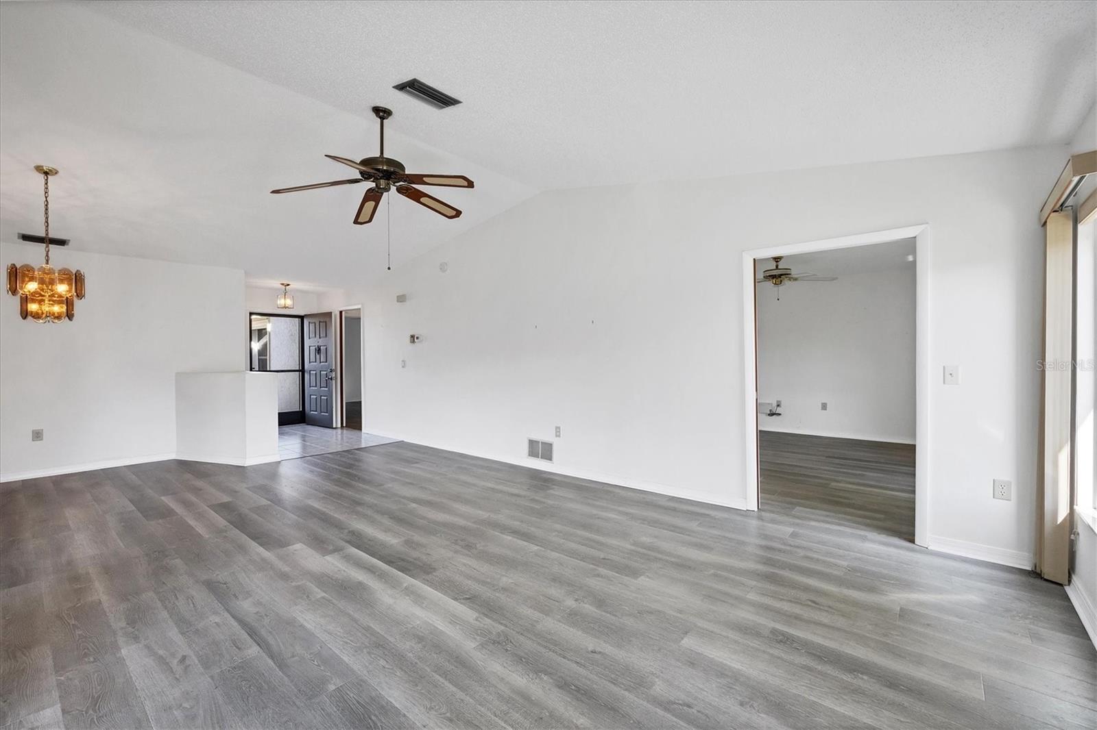 Image 7 of 55 For 606 Chestnut Lane