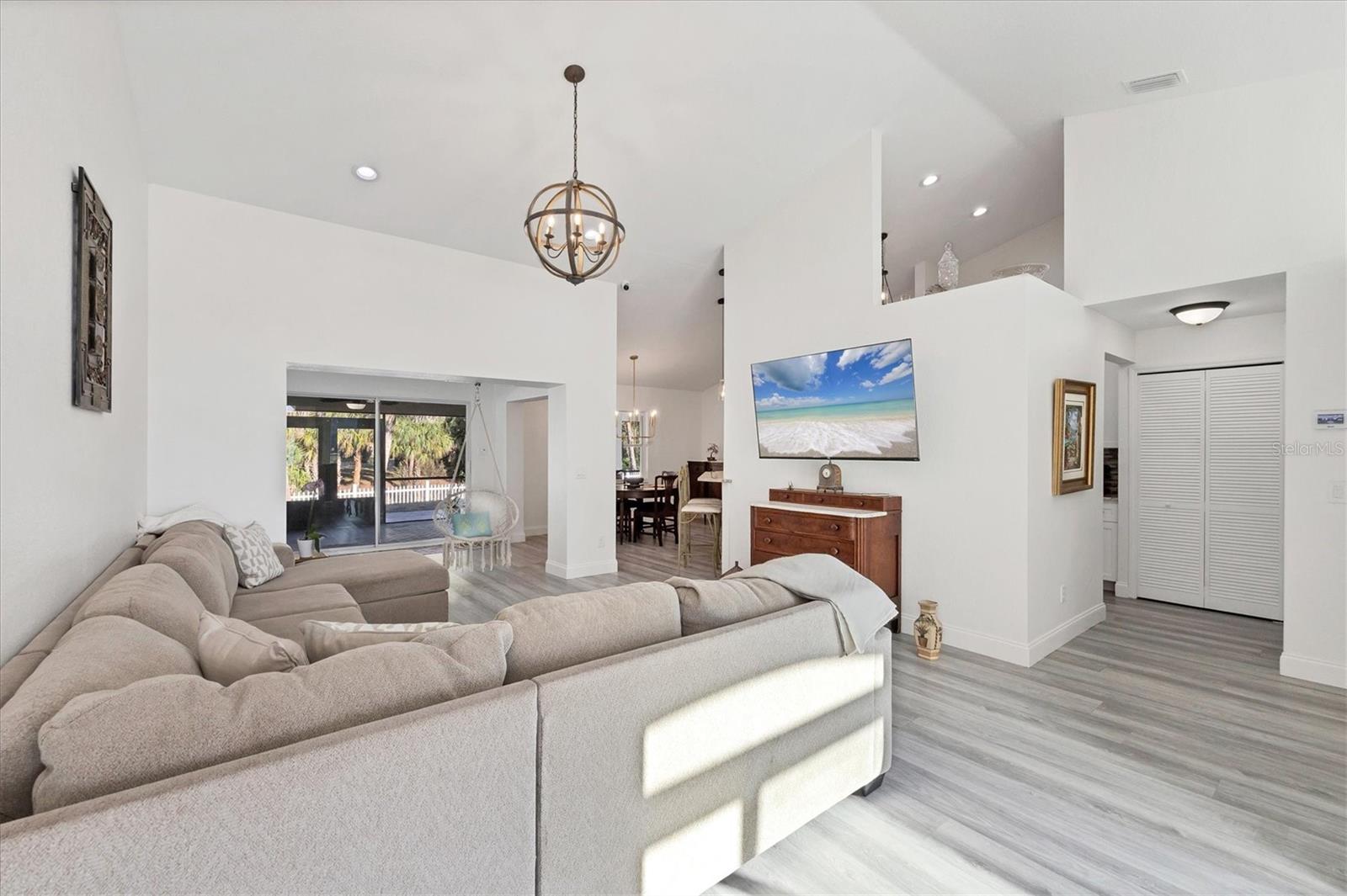 Image 22 of 48 For 4819 Ariton Road