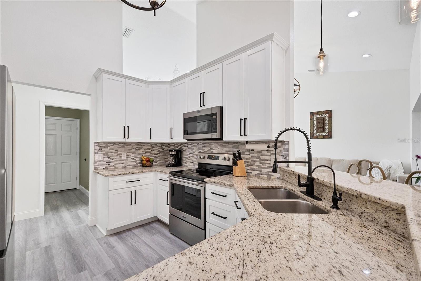 Image 5 of 48 For 4819 Ariton Road