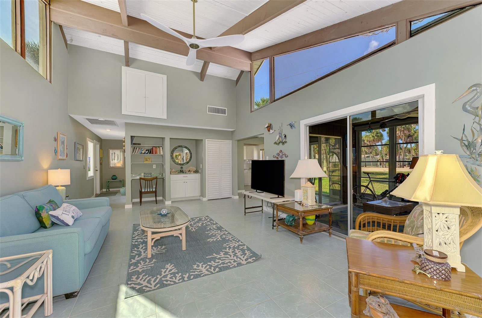 Image 20 of 67 For 2985 Beach Road C5-3