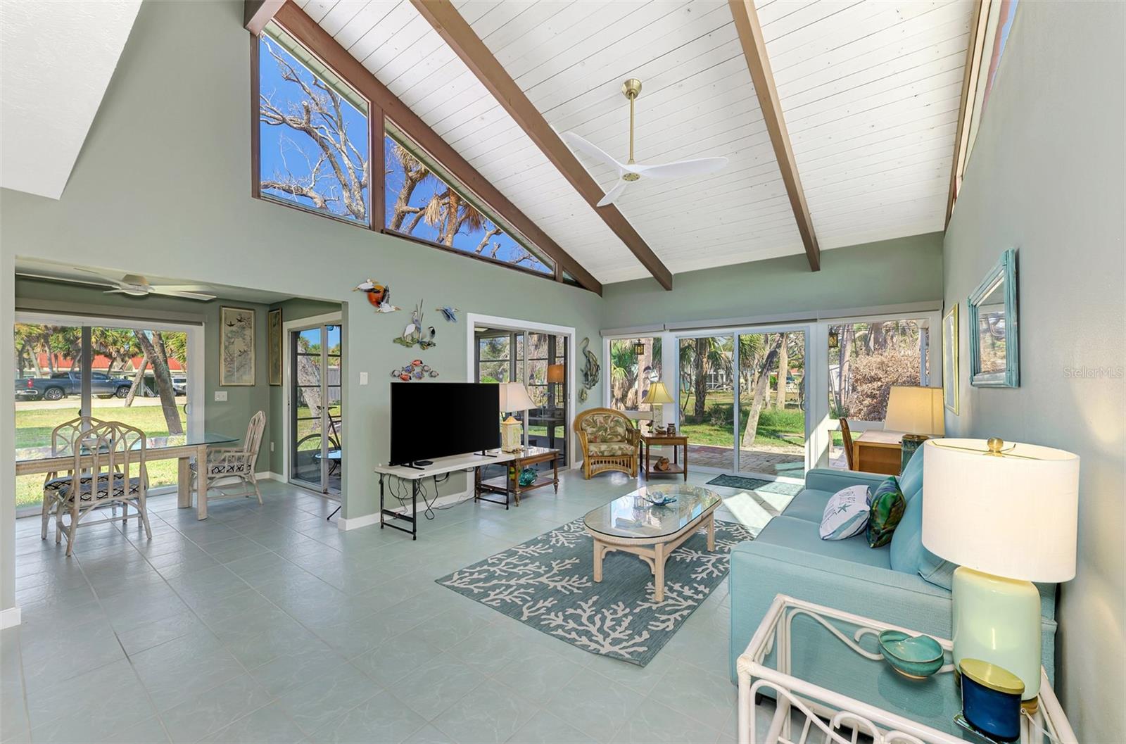 Image 23 of 67 For 2985 Beach Road C5-3