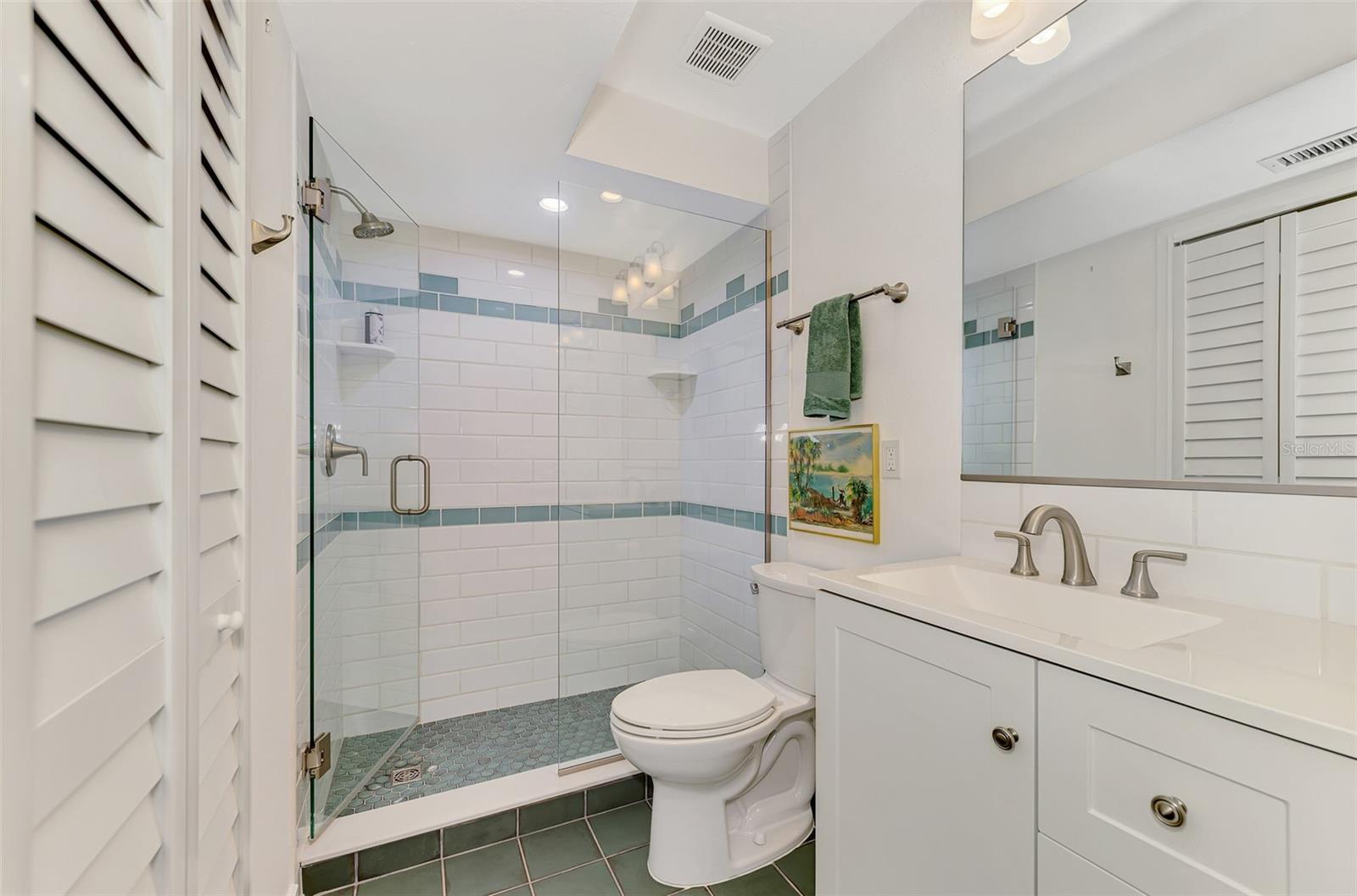 Image 32 of 67 For 2985 Beach Road C5-3