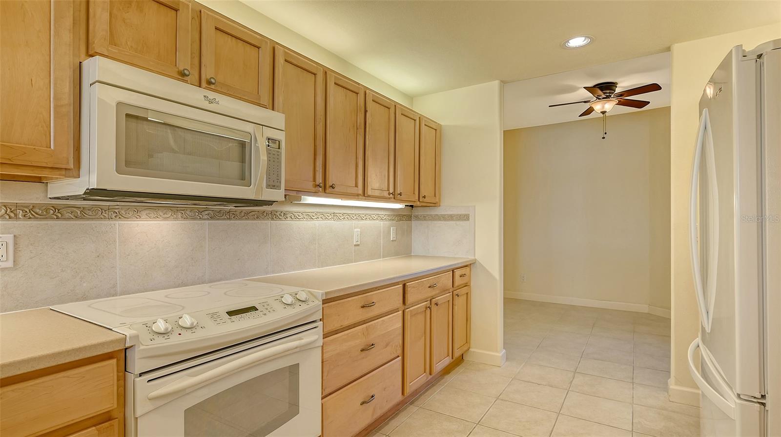 Image 18 of 65 For 10045 Links Lane 203