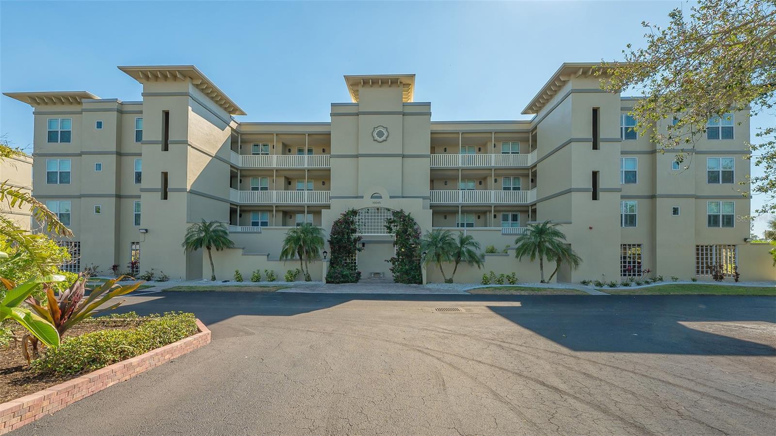 Image 2 of 65 For 10045 Links Lane 203