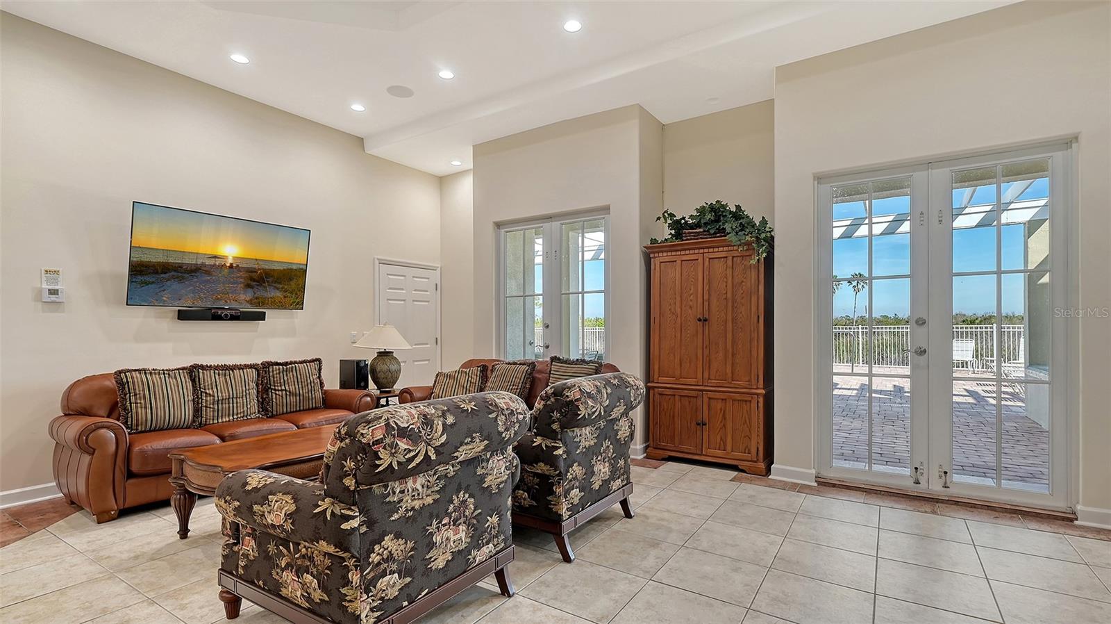 Image 44 of 65 For 10045 Links Lane 203