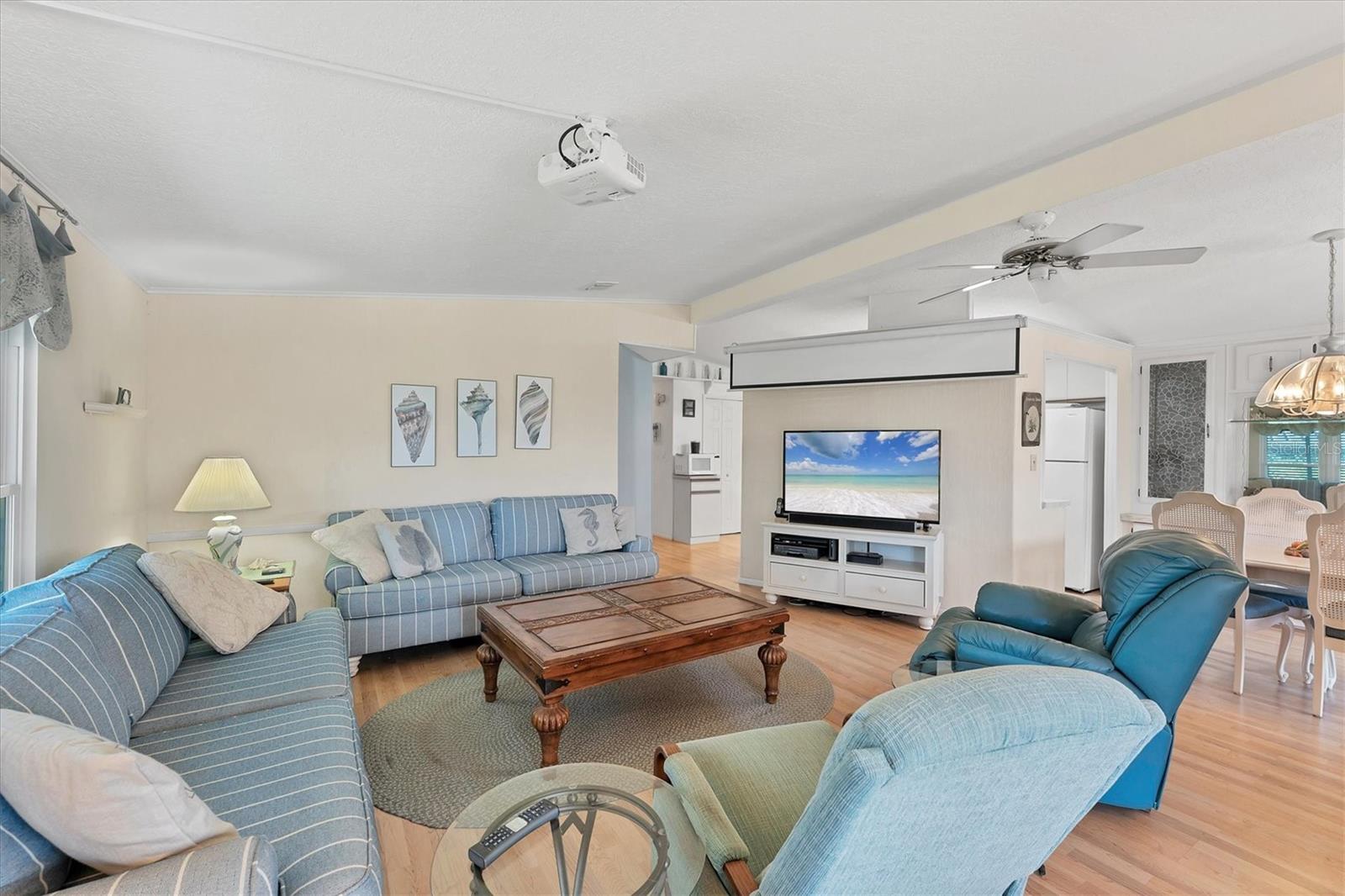 Image 10 of 50 For 735 Summersea Court