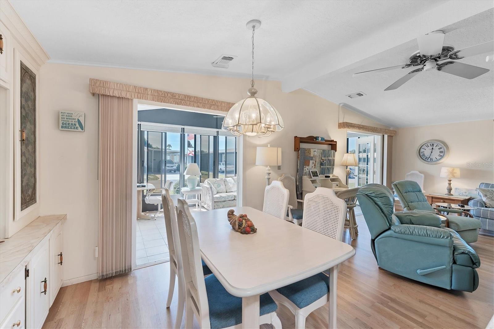 Image 17 of 50 For 735 Summersea Court