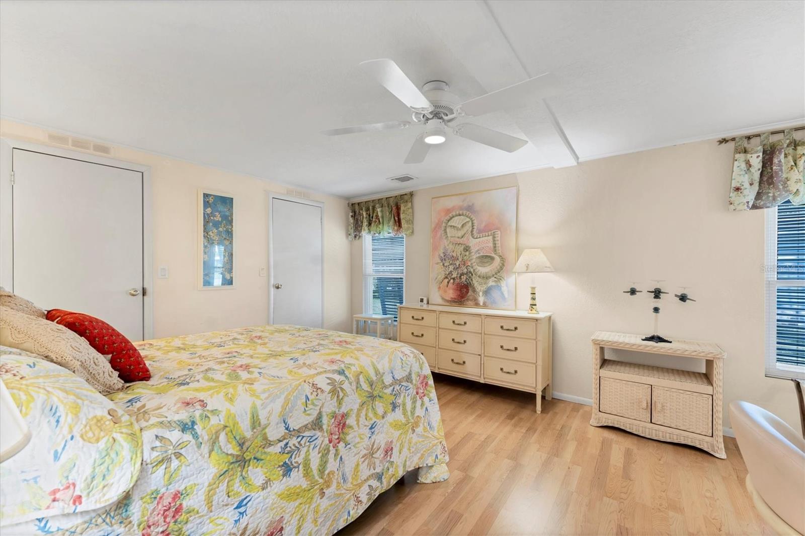 Image 19 of 50 For 735 Summersea Court