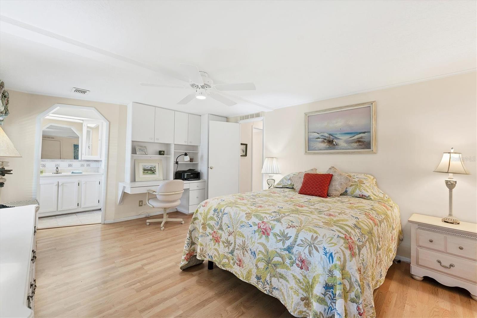 Image 20 of 50 For 735 Summersea Court