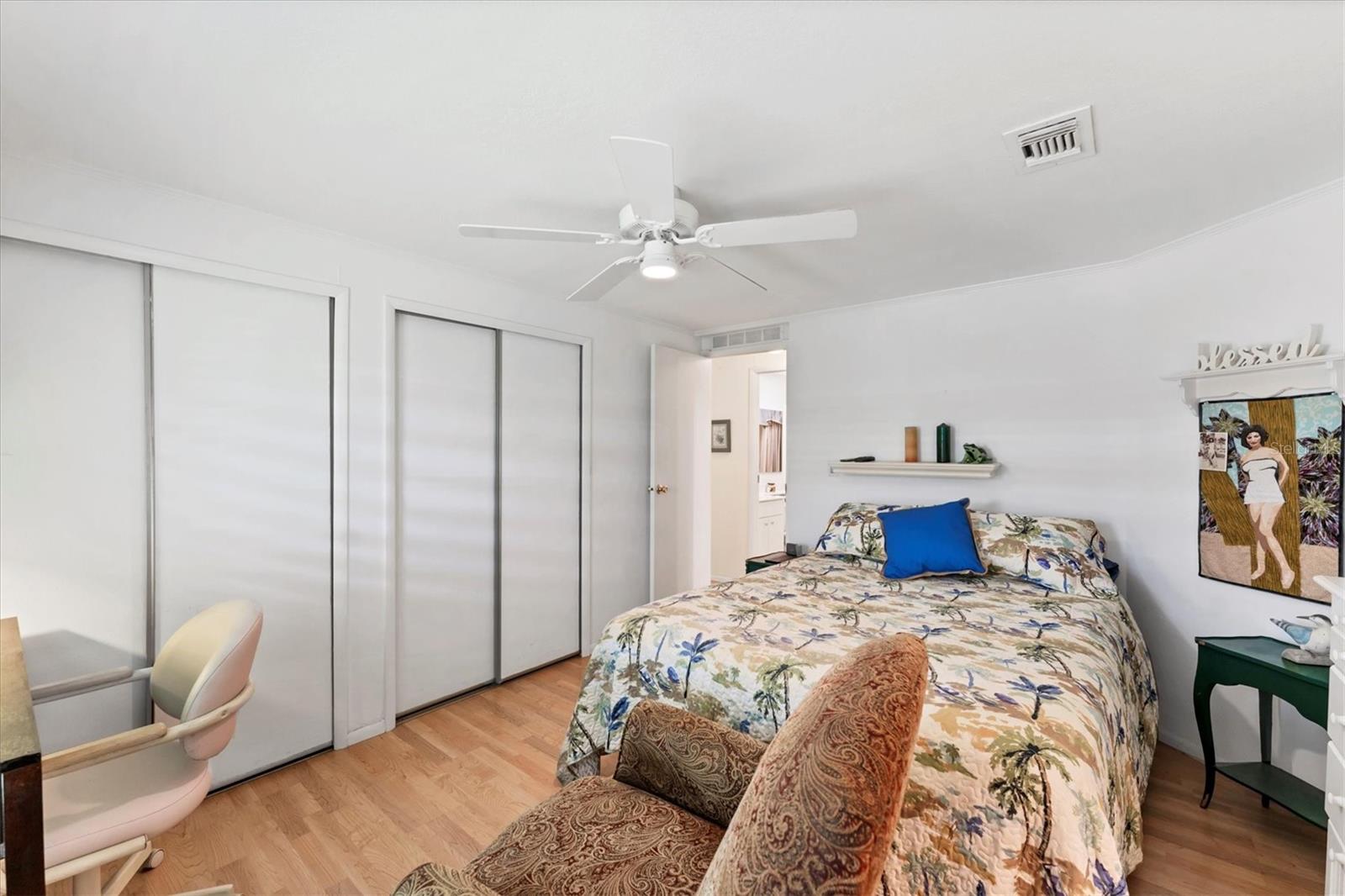 Image 25 of 50 For 735 Summersea Court