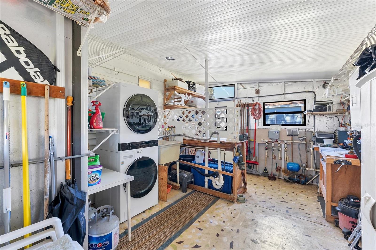 Image 33 of 50 For 735 Summersea Court