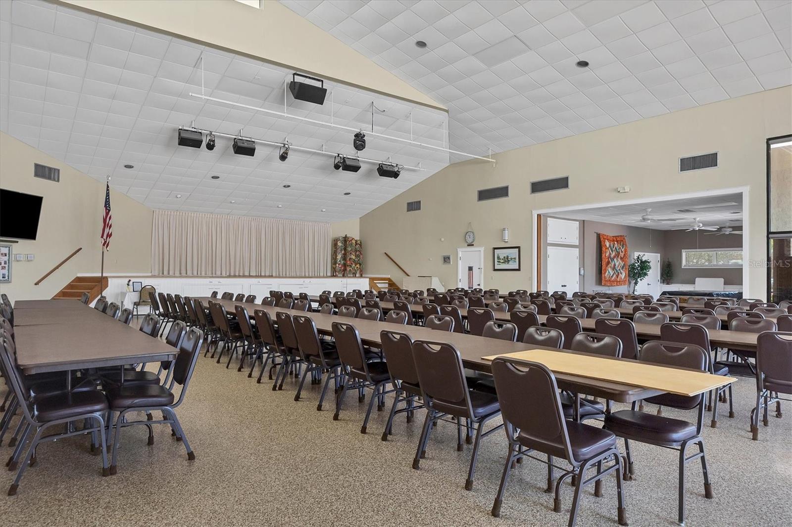 Image 41 of 50 For 735 Summersea Court