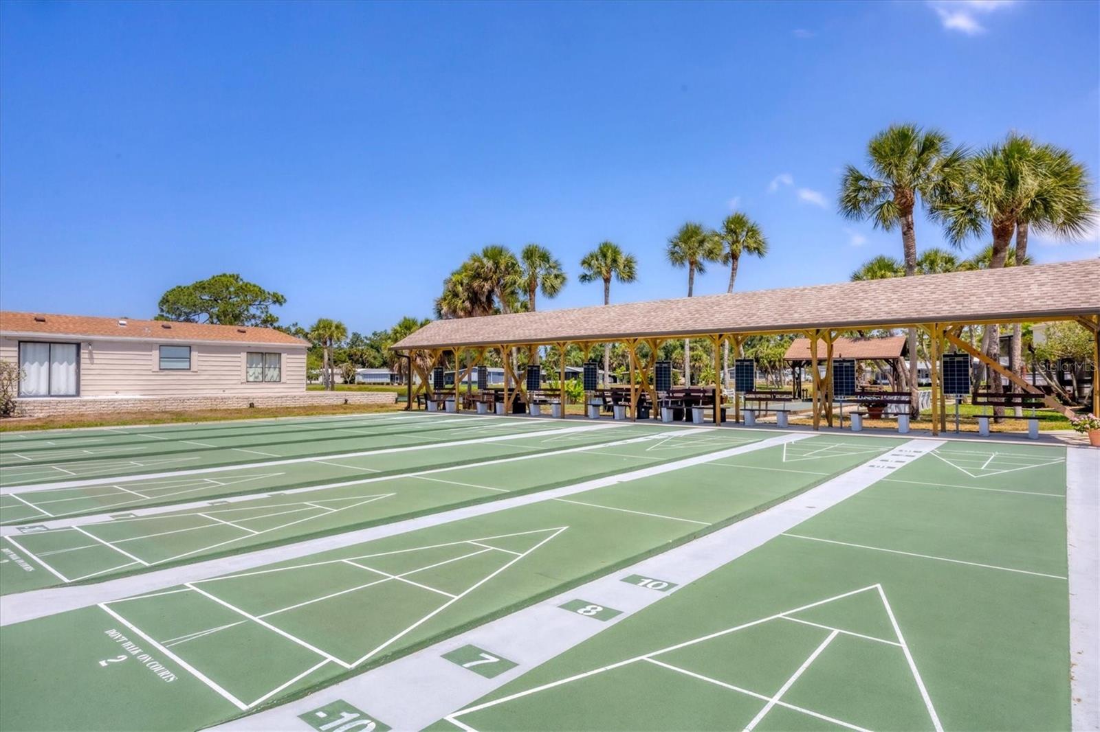 Image 47 of 50 For 735 Summersea Court