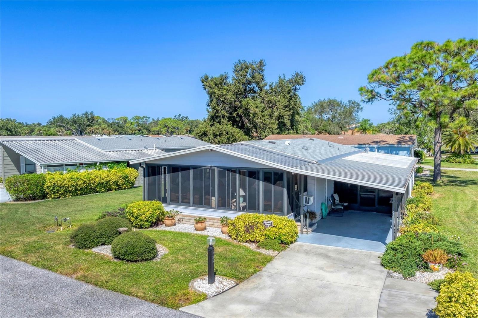 Image 6 of 50 For 735 Summersea Court