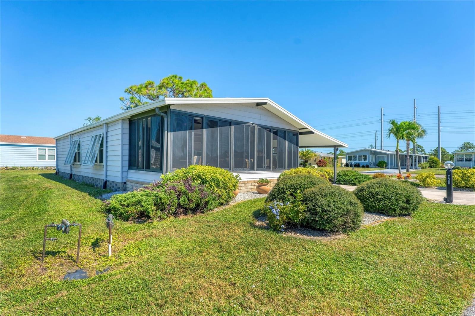 Image 7 of 50 For 735 Summersea Court