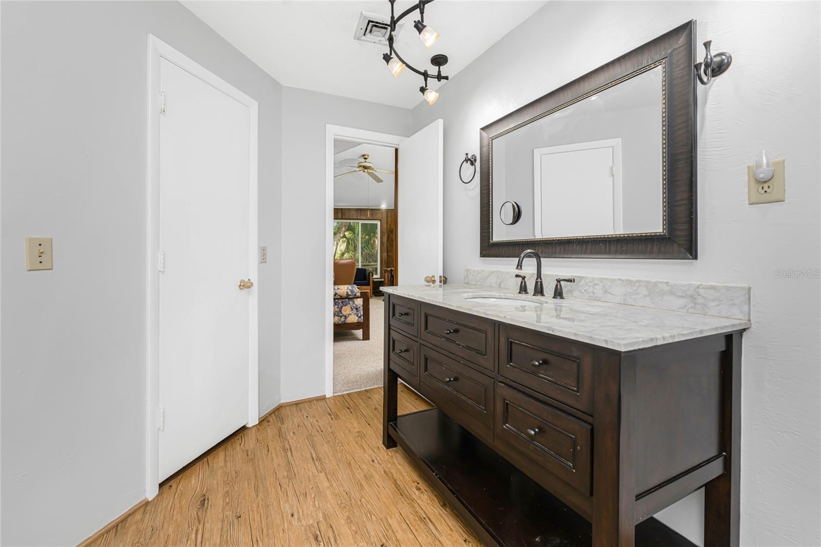 Image 24 of 60 For 6341 Biggs Street